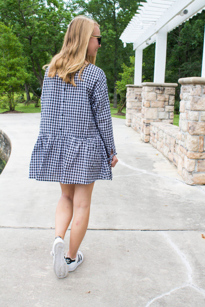 Rounded up a ton of gingham dresses, and sharing my favorite here! I love the gingham trend, and hope it is here to stay. Gingham summer trend to try | The Blonder Life