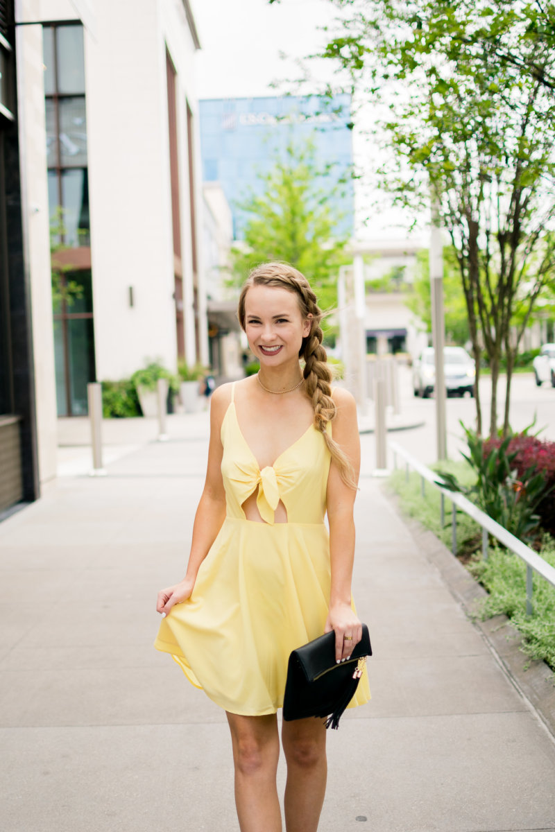 The summer dress you will keep reaching for all summer long. A splurge worthy dress that I promise you will find a million reasons to wear it! Such a fun summer dress that is available in 3 colors + a short sleeve style.